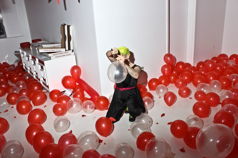 Illustration for article titled GAWKER MEDIA : A HOLIDAY PARTY